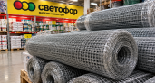 Скупаю строительную сетку в «Светофоре» рулонами: 6 дачных переделок — от шпалеры до ограждения грядок 
