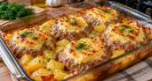 4 ингредиента и 500 г фарша: леплю мясные «гнёзда» — горячее и гарнир готовятся в одной форме