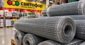 Строительную сетку в «Светофоре» берут сразу рулонами: 6 дачных переделок — от шпалеры до ограждения грядок 