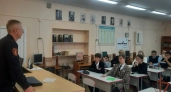 Росгвардейцы из Киселевска приняли участие в городской ярмарке вакансий
