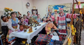 Киселевский ансамбль “Потешки” покорил сцену фестиваля “От ложки до гармошки”
