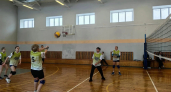 В Киселевске на волейбольной площадке сошлись пять семей