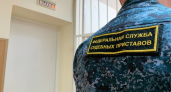 В Кемеровской области приставы задержали прятавшуюся у алиментщика женщину в розыске
