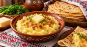 Картофельное пюре теперь подаю только так: татарский кузикмяк с тонкими лепешками и сливочным маслом 