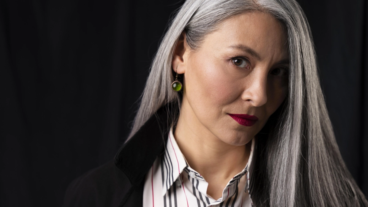 Седые волосы тают словно снег: это натуральное средство преображает и возвращает волосам цвет и сияние