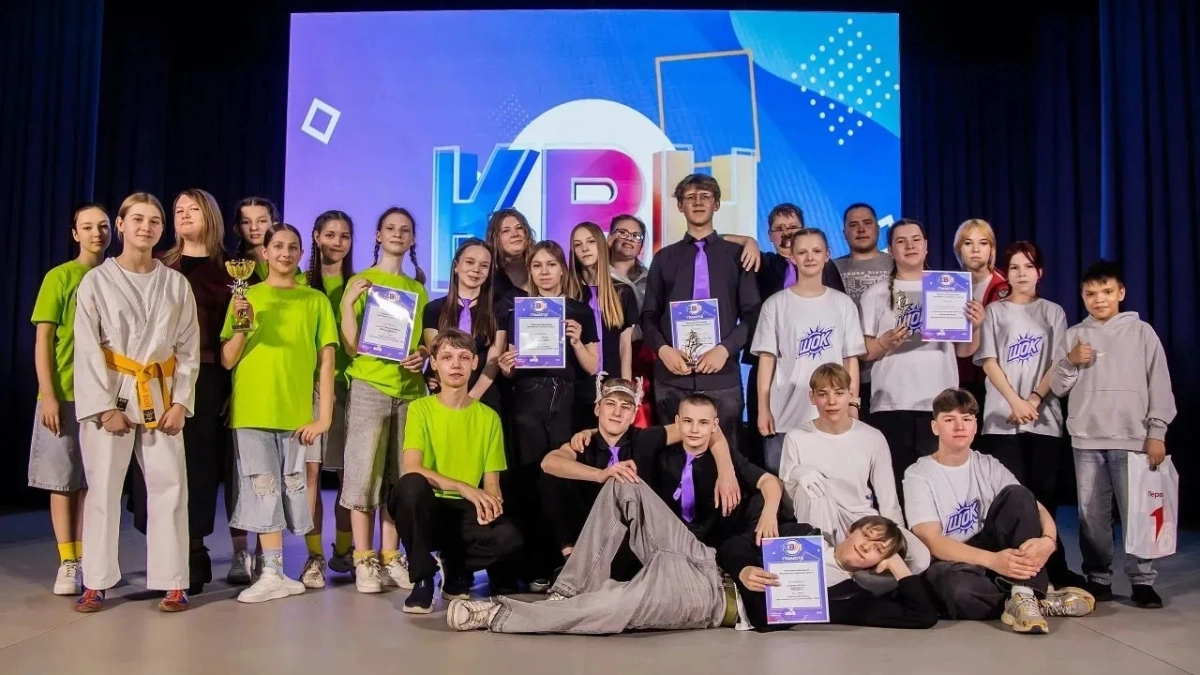 Киселёвские школьники рассмешили жюри на «Весеннем кубке КВН» 