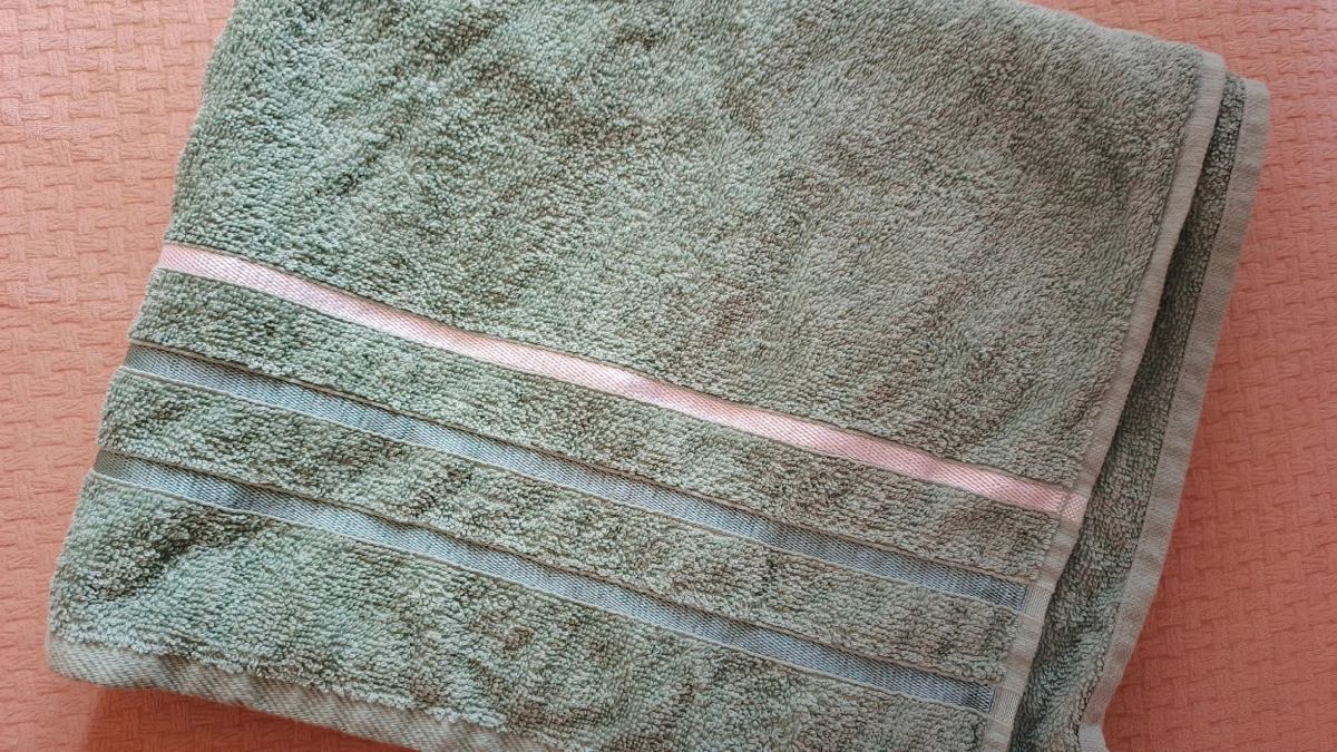 Старые полотенца не выбрасываю: 5 идей, как превратить их в полезные вещи для дома, дачи и машины