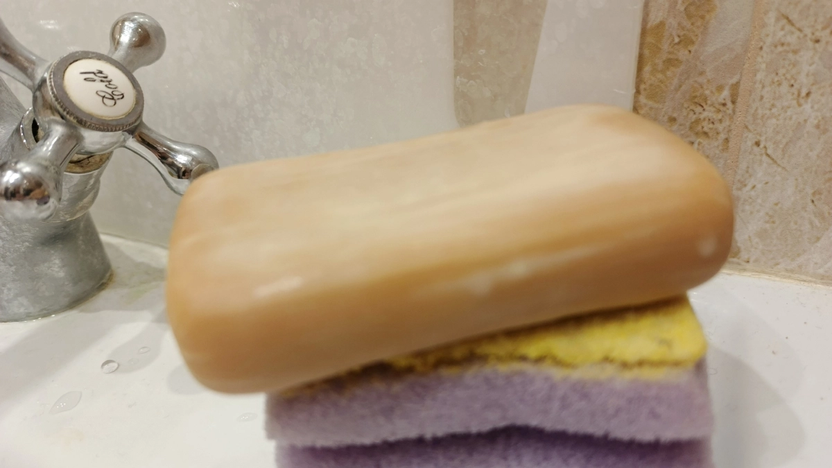Хозяйственное мыло в апреле закупаю разом по 10 пачек - и радуюсь своей находчивости: вот каким образом применяю