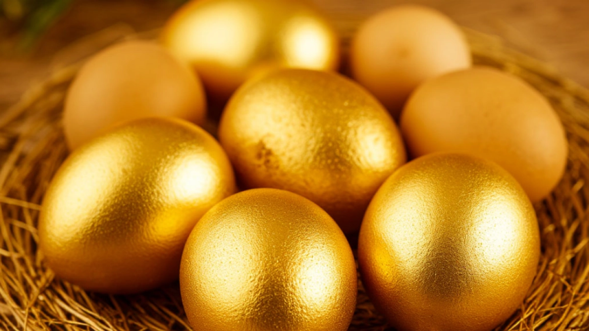 Ярче, чем от луковой шелухи: этот овощ окрасит яйца в цвет золота — крашенки приведут в восторг всех гостей