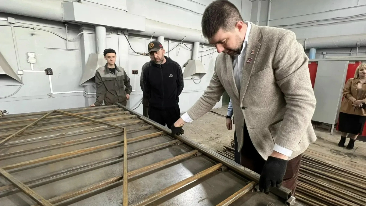 В Киселевске добровольцы производят ограждения для городских кладбищ