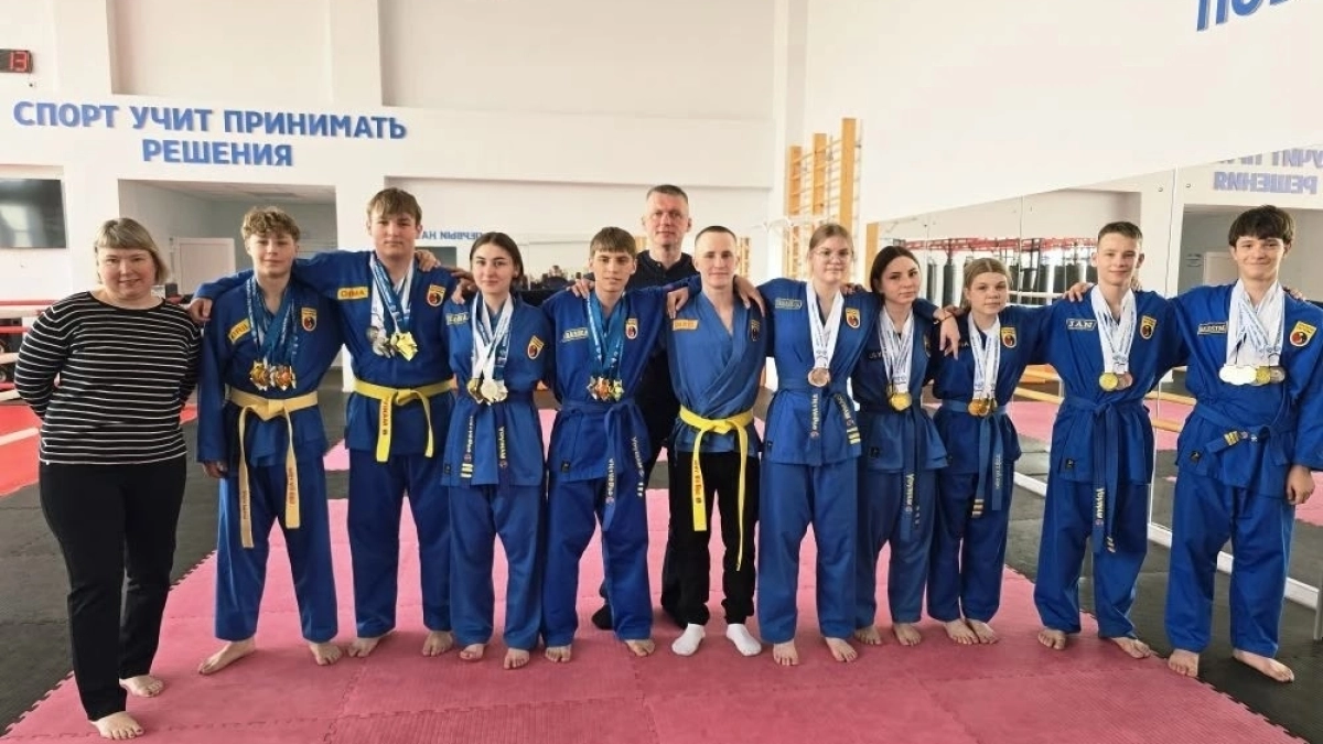 В Киселевске чемпион России по восточному единоборству провел тренировку с молодыми бойцами