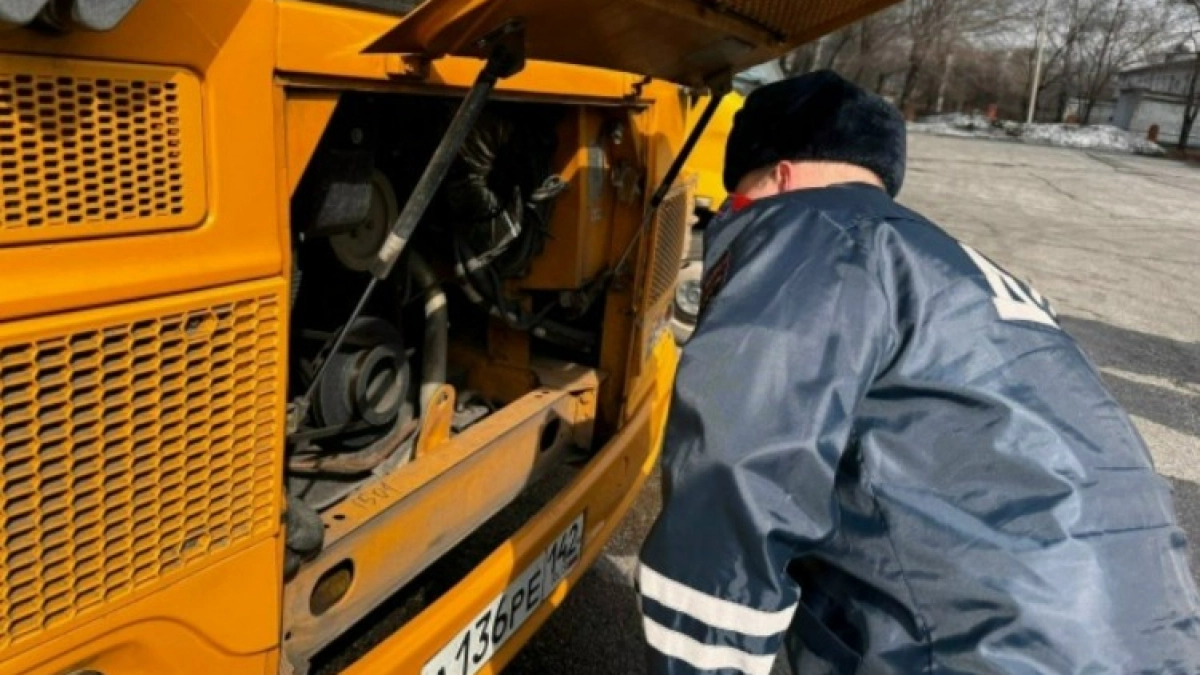 Госавтоинспекторы проконтролировали школьные автобусы Киселевска