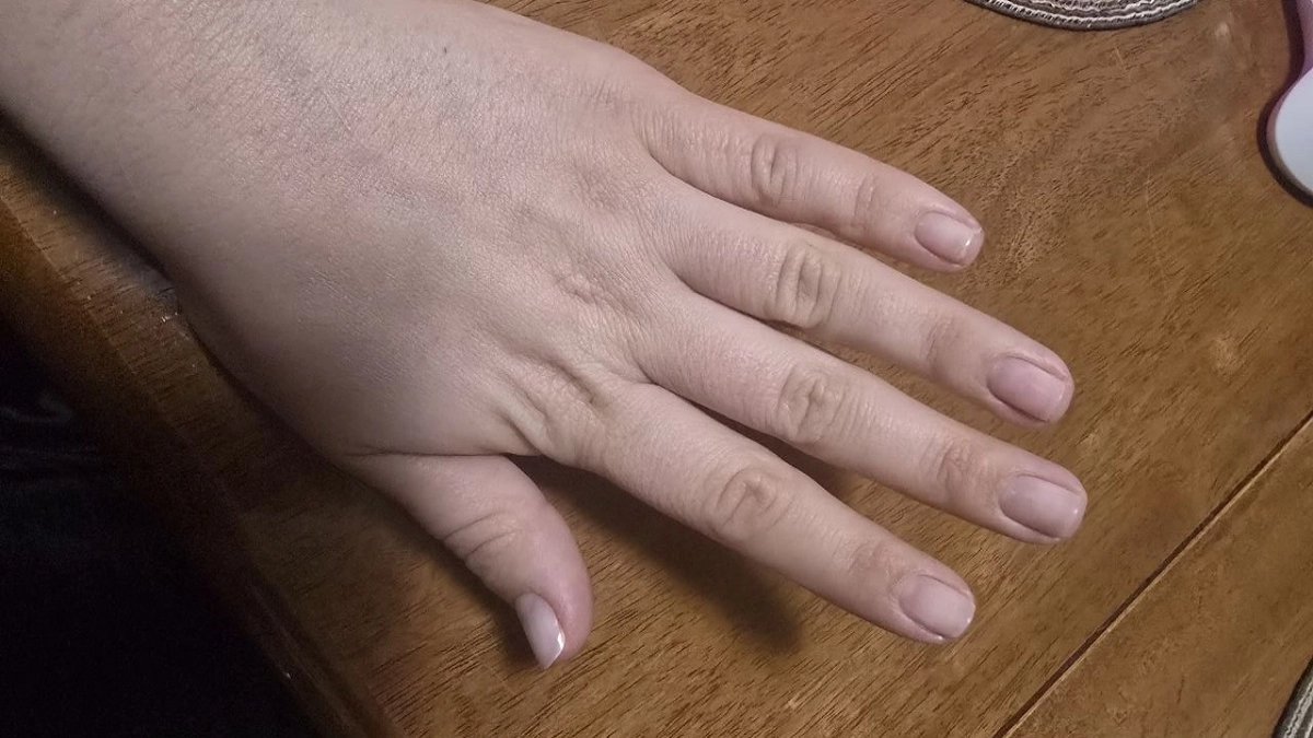 Натуральный маникюр без вреда: как отрастить и укрепить ногти без гель-лака и дорогих салонов