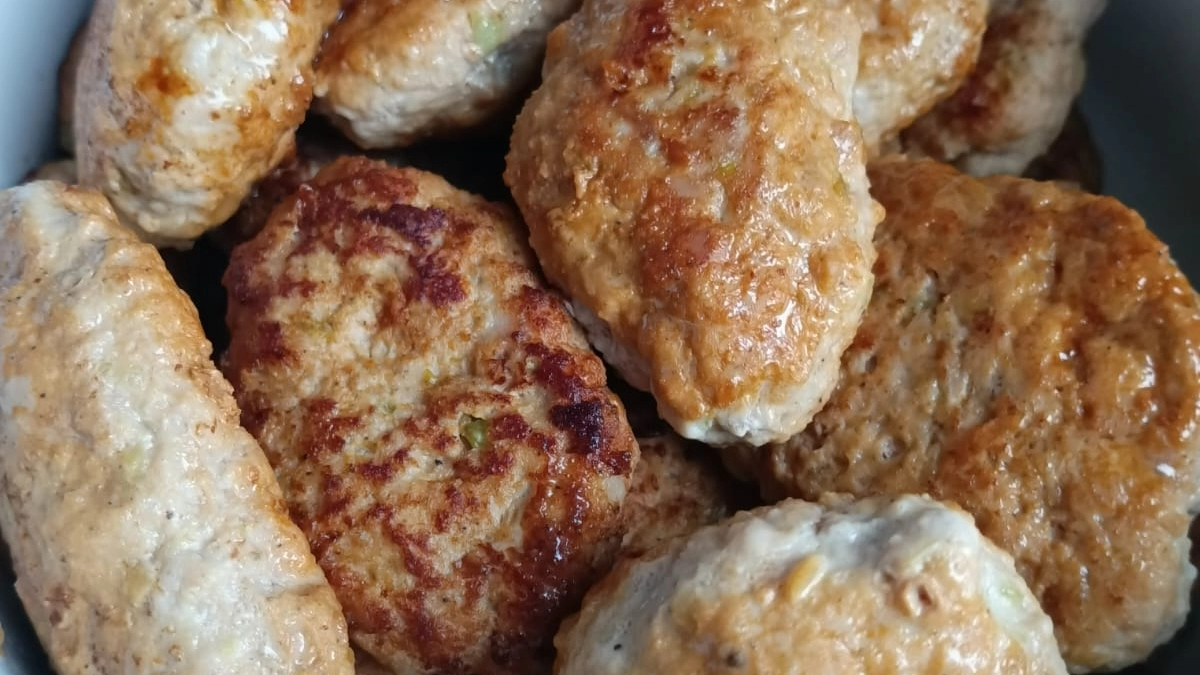 2 ложки в фарш — котлеты вкуснее, чем в детстве: сочные, воздушные и нежные