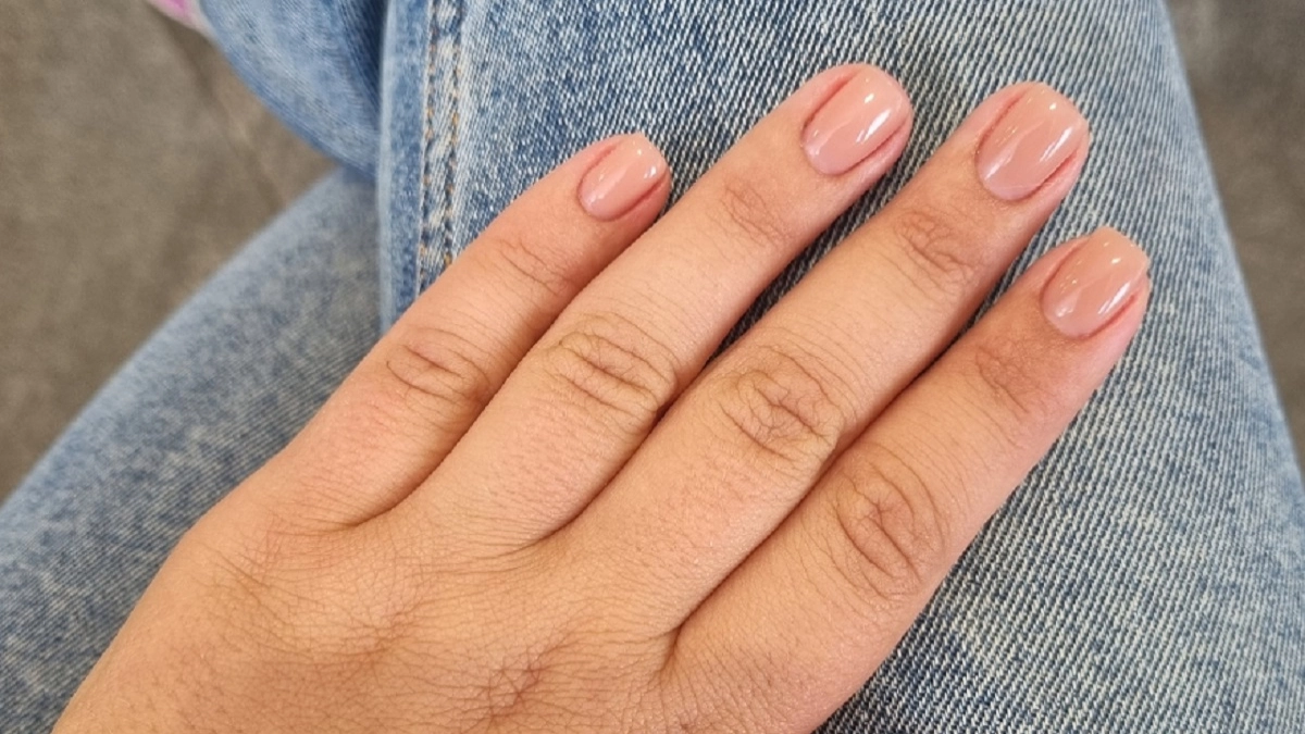 50+ и красивые руки: какие цвета лака выбрать, чтобы скрыть возраст