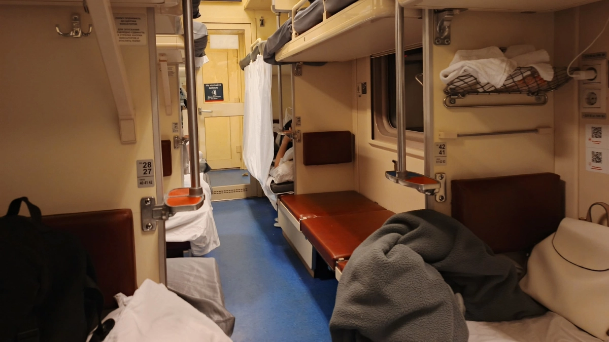 Годами сдавала бельё в поезде, пока не узнала одну маленькую деталь. Как положено делать