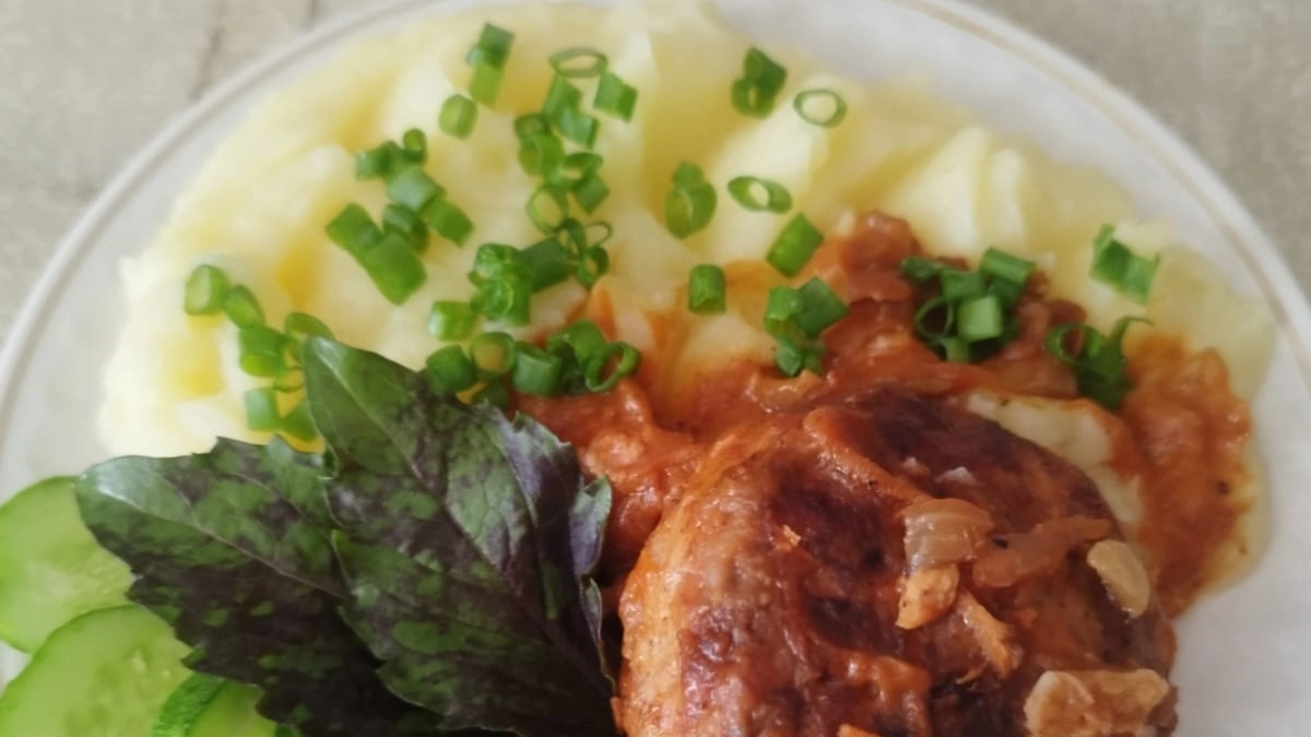 Готовлю идеальную пюрешку - без мазика и блендера по рецепту самого Ивлева: воздушная, нежная, без комочков