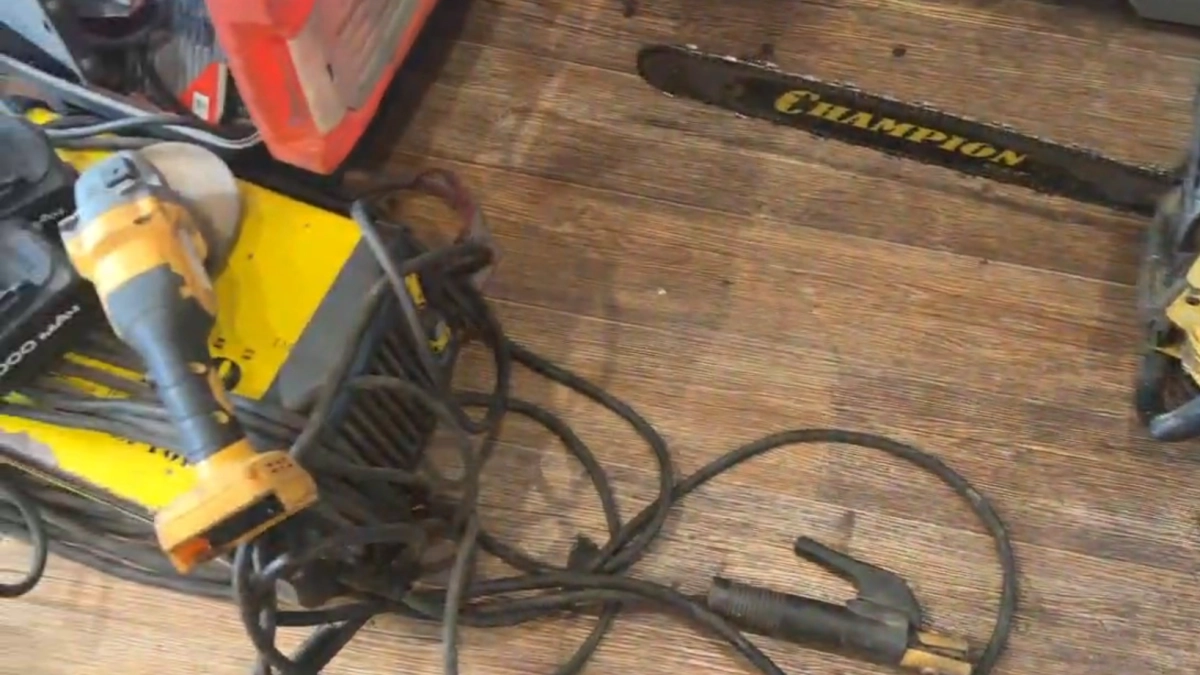 В Кузбассе приятели обчистили дом знакомого, пока тот был на работе