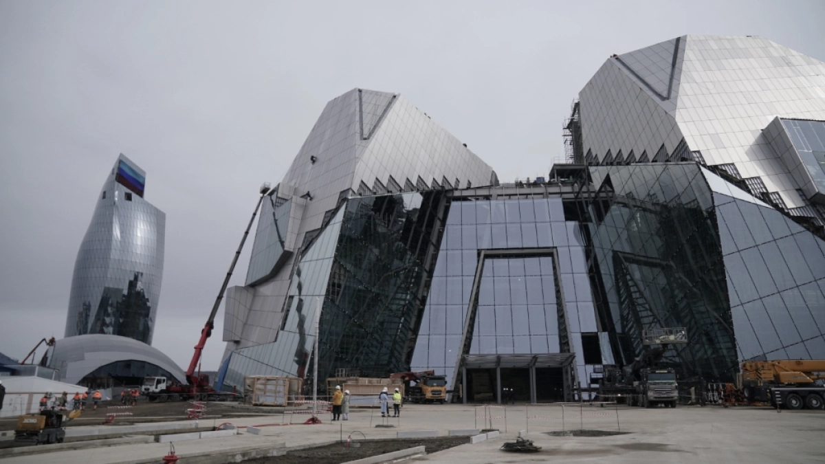 Губернатор Кузбасса и маэстро двух столиц проинспектировали культурный гигант 