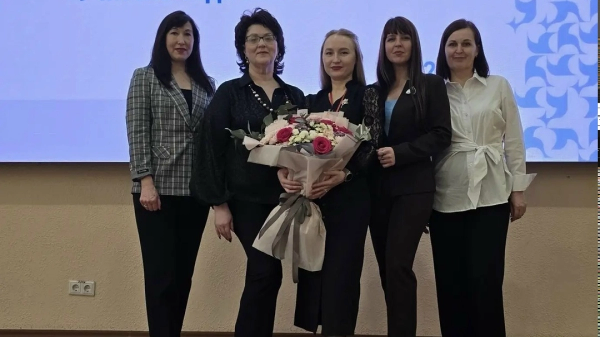 Учитель из Киселевска покорила ученическое жюри на областном конкурсе