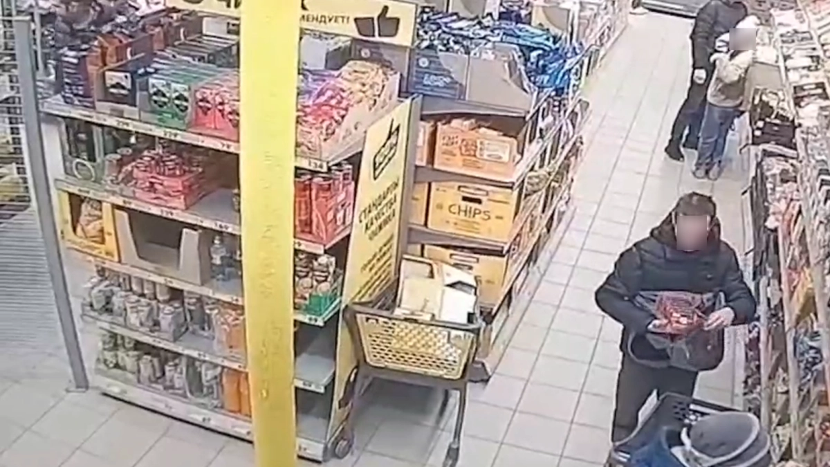 Полицейский из Кемерова помог поймать «шоколадного» вора 