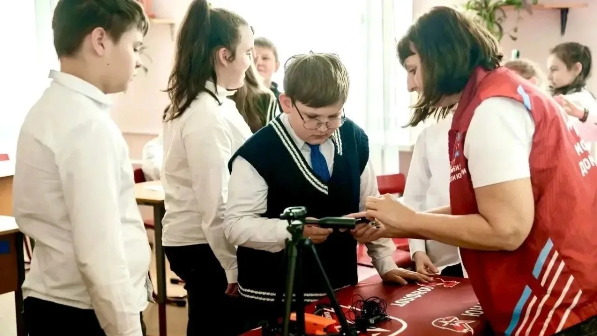 Киселевские школьники освоили лазерный тир и вязание узлов