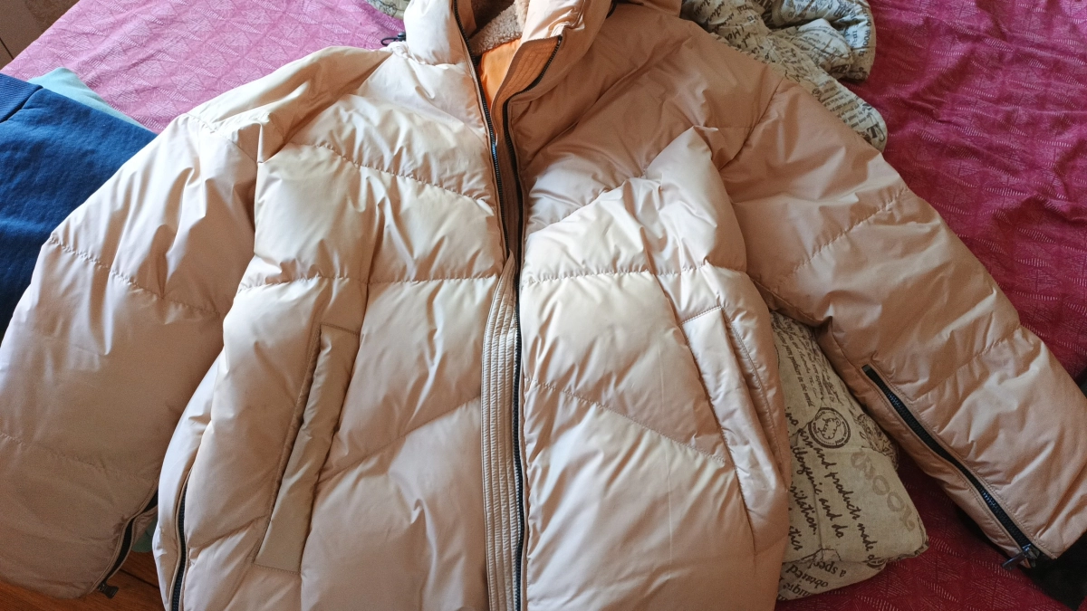  2 капли на ватный диск — и она опять как новая: куртку в машинке теперь больше не стираю