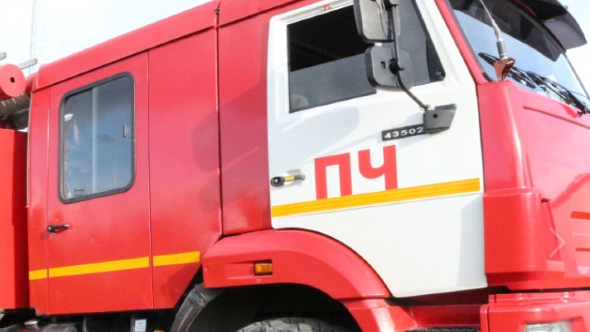 В Киселевске потушили частный дом и грузовой автомобиль 