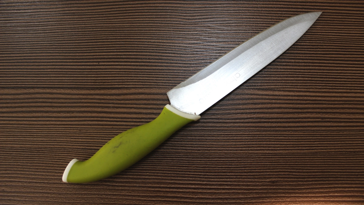 В Кузбассе пожилой мужчина убил знакомого ударом ножа