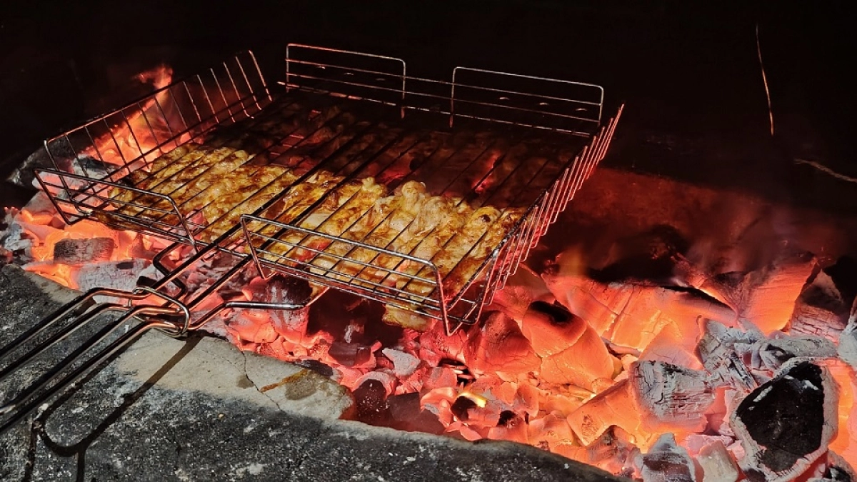 Доктор Мясников назвал самый полезный маринад для шашлыка: мясо получается сочное, как в ресторане