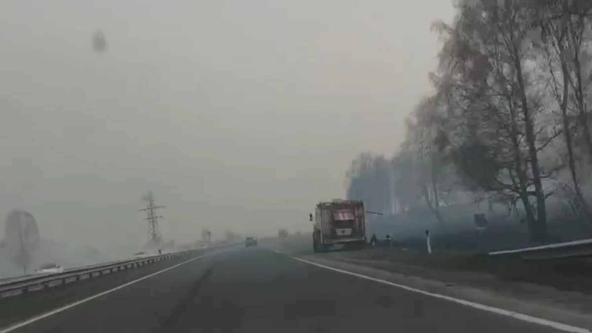 В Кузбассе из-за дыма от горящих полей за час случилось три ДТП 