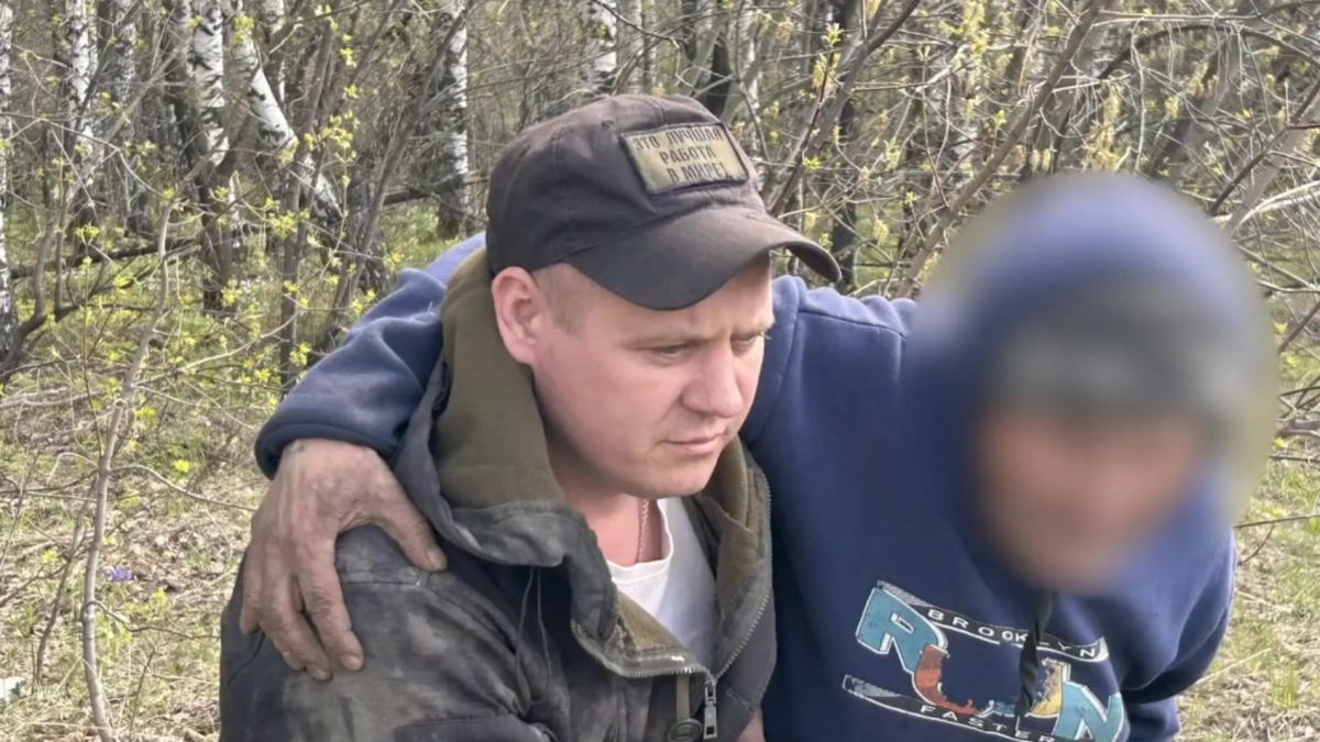 В Кузбассе полицейские помогли пенсионеру, который почти сутки провел в лесу