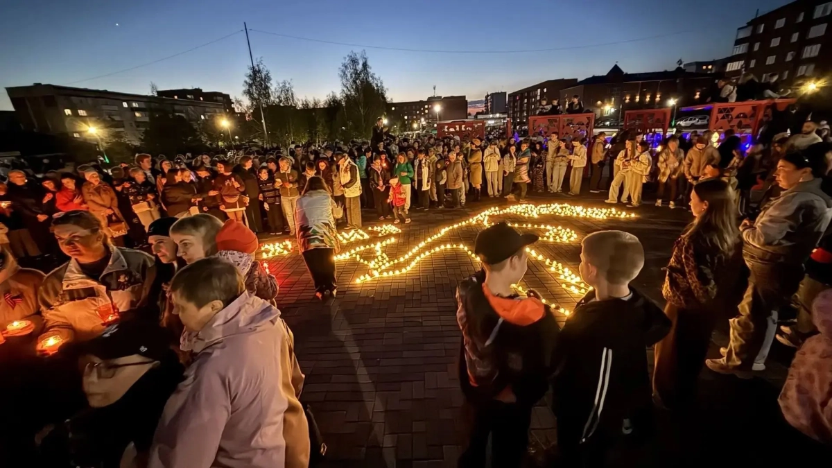 В Киселёвске 1500 свечей сложились в слово «Победа!» и журавлей 
