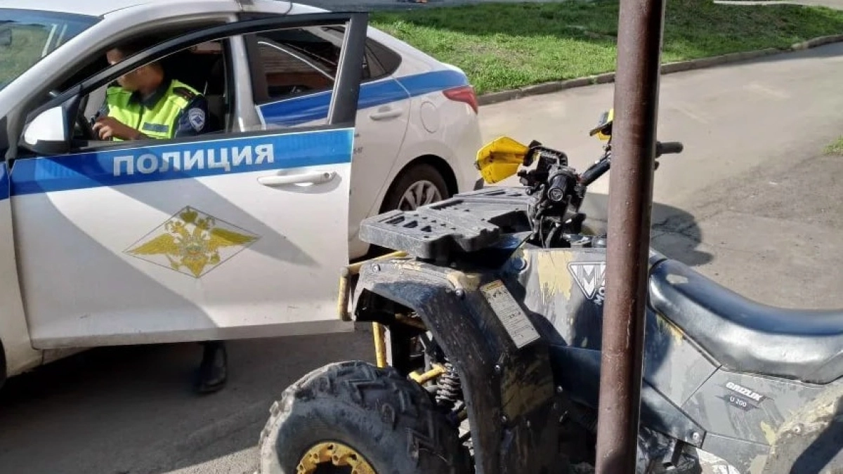 В Кемеровской области инспекторы ГАИ остановили подростка на квадроцикле без прав 