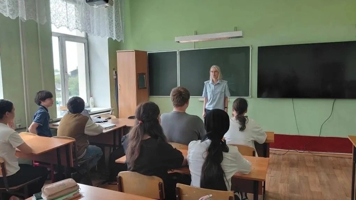 В Киселевске полицейские предупредили школьников о последствиях употребления наркотиков