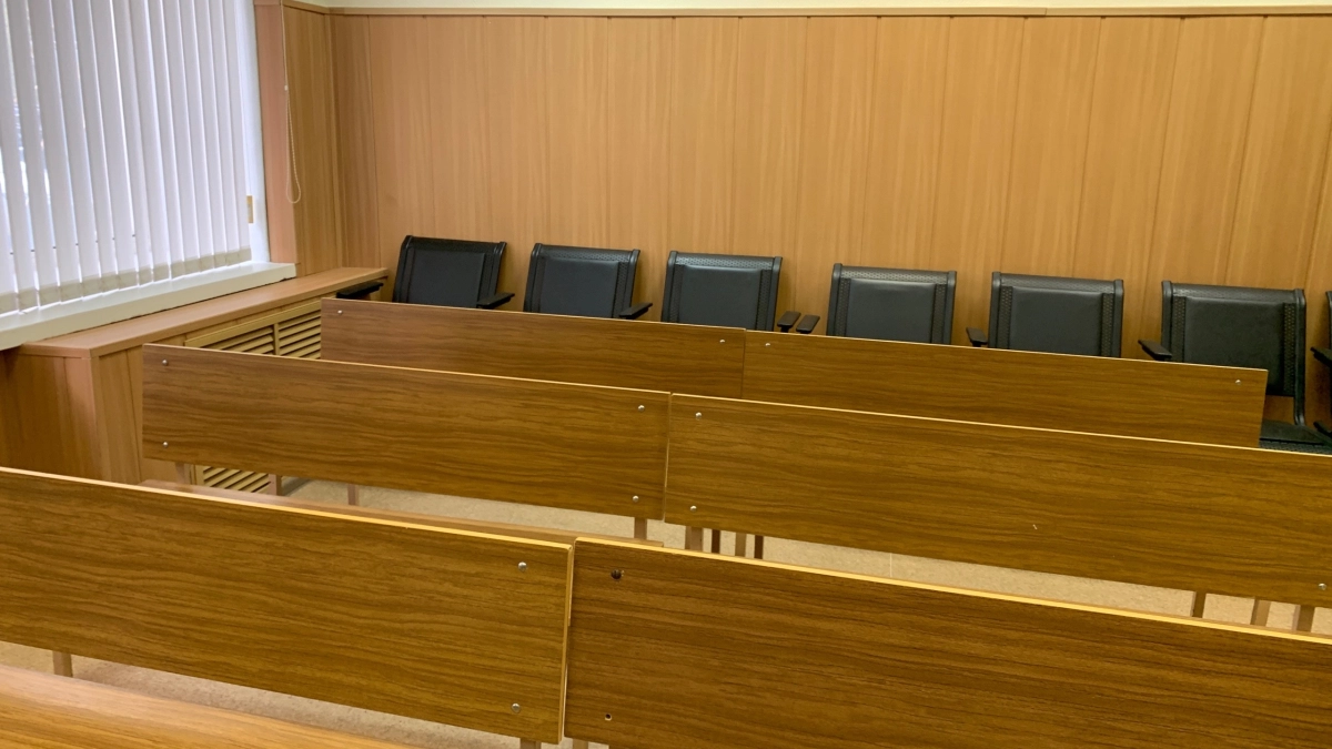 В Кемеровской области суд отправил в колонию мужчину, который украл чужую сумку в ресторане