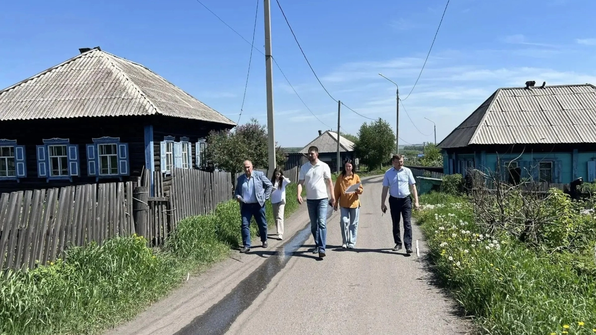 В Киселевске предприятия помогают городу убирать расселенные дома