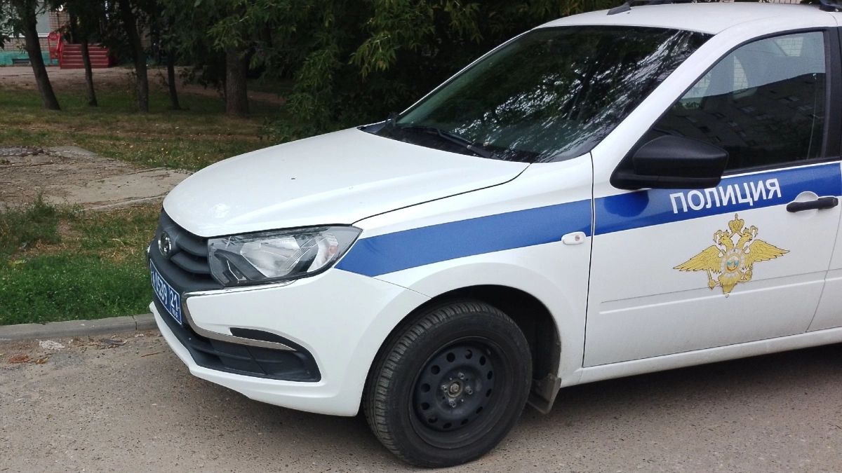 В Кемеровской области 14-летний водитель на Toyota врезался в дом