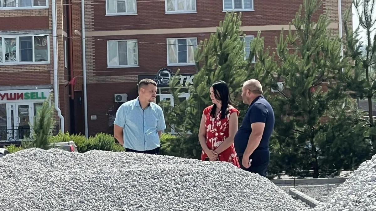 В Киселевске пустыри и дворы превращают в зоны отдыха