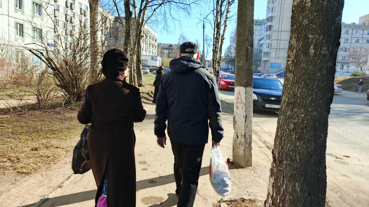 После 60 лет держите язык за зубами: эти 5 вещей нельзя рассказывать даже самым близким людям