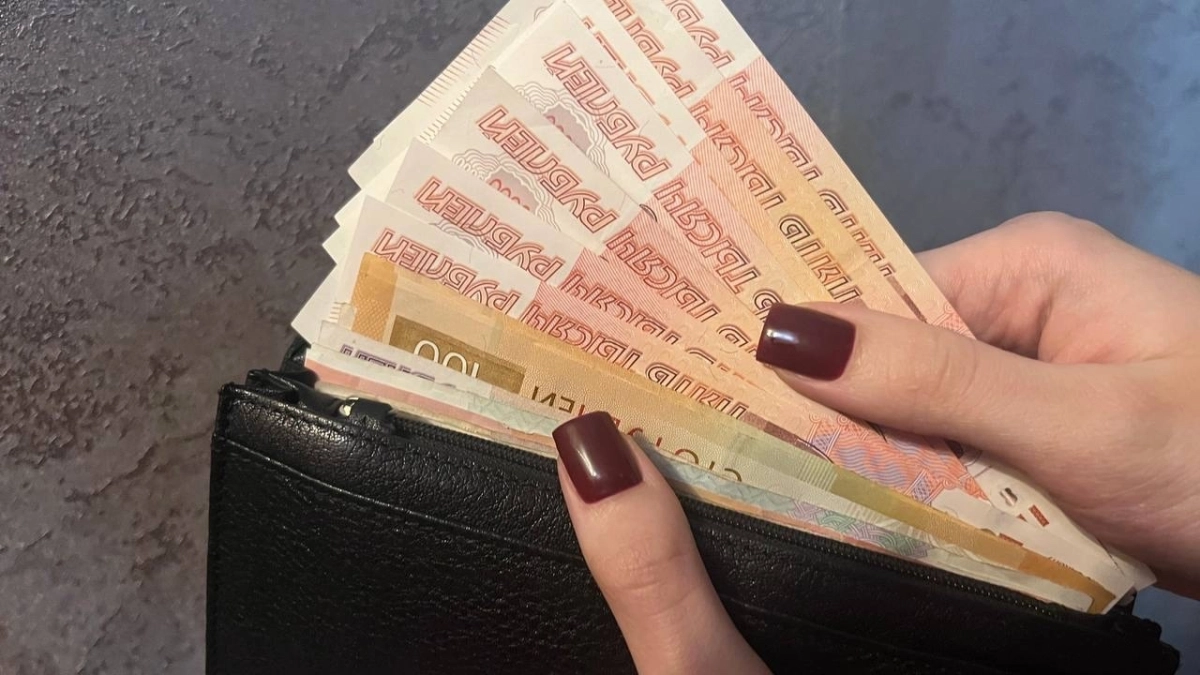 В Кемеровской области ищут сварщиков и водителей с окладом от 200 тысяч рублей