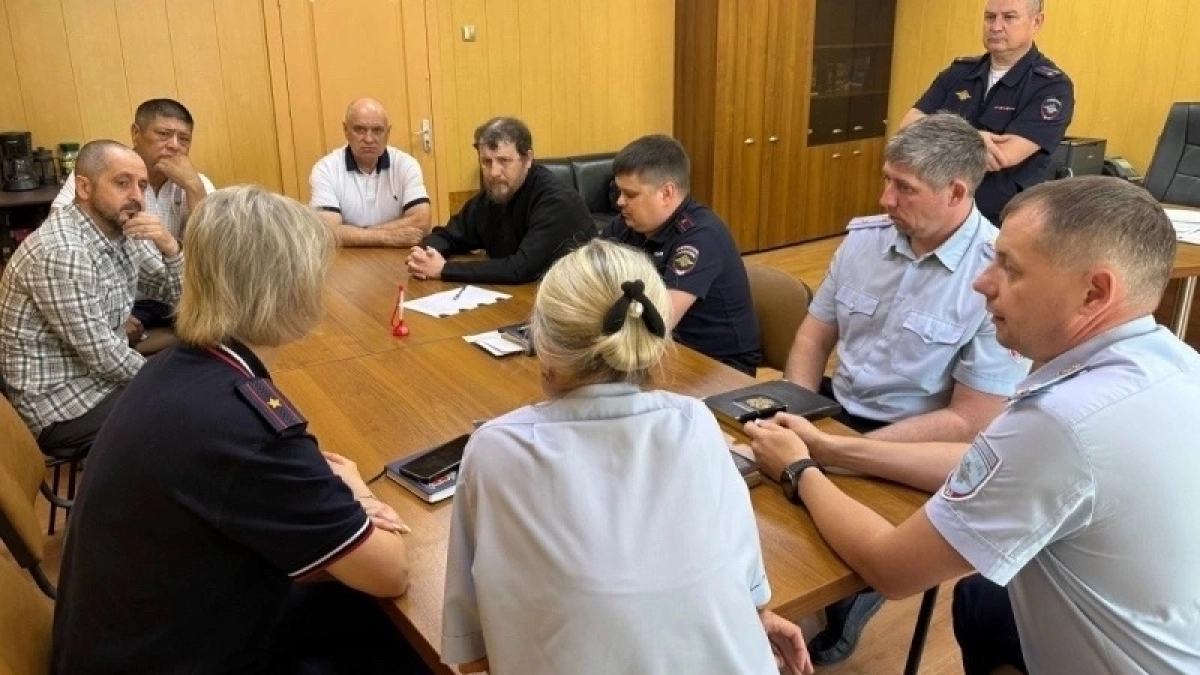В Киселевске полиция, диаспоры и духовенство объединились для разговора о безопасности