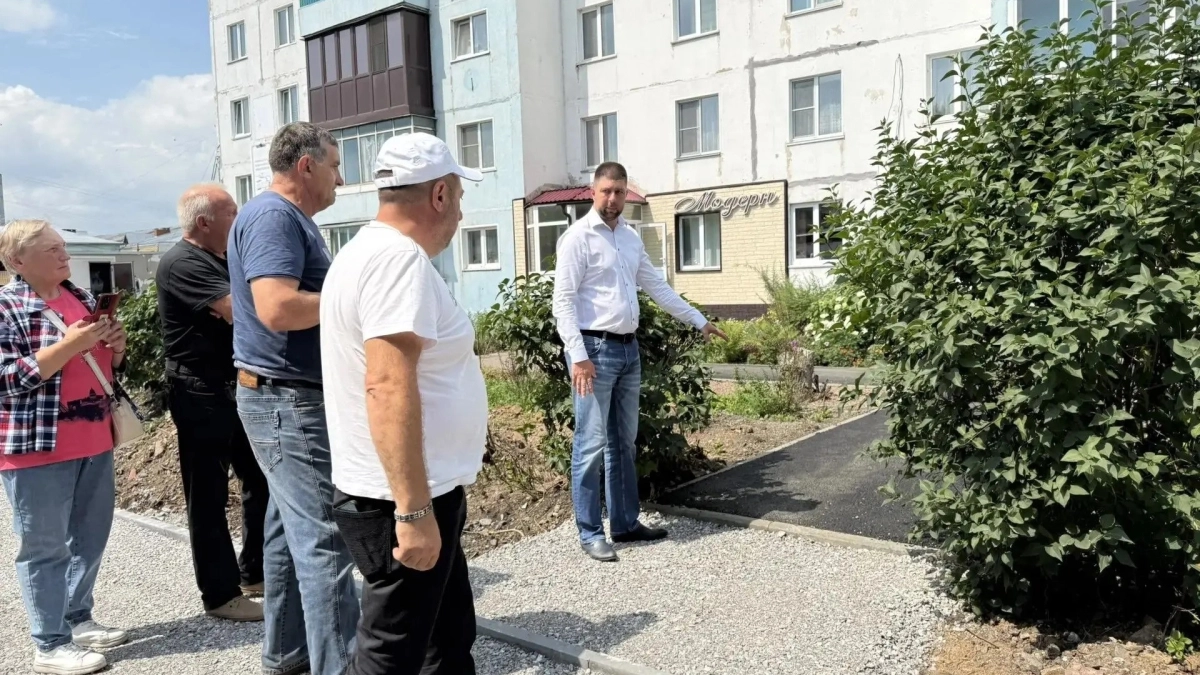 Весеннюю улицу в Киселевске обновляют по нацпроекту