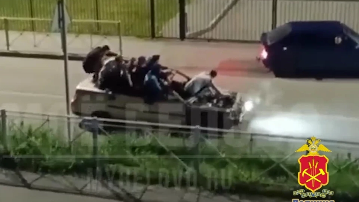 В Кемеровской области оштрафовали водителя и пассажиров “десятки-кабриолета”