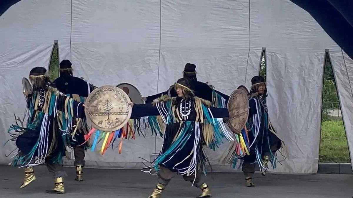 Кемеровская область отметила День коренных народов фестивалями и форумом в Шерегеше