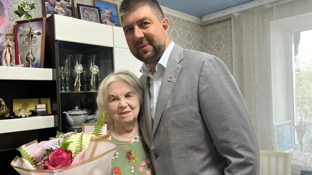 В Киселевске поздравили 90-летнюю именинницу