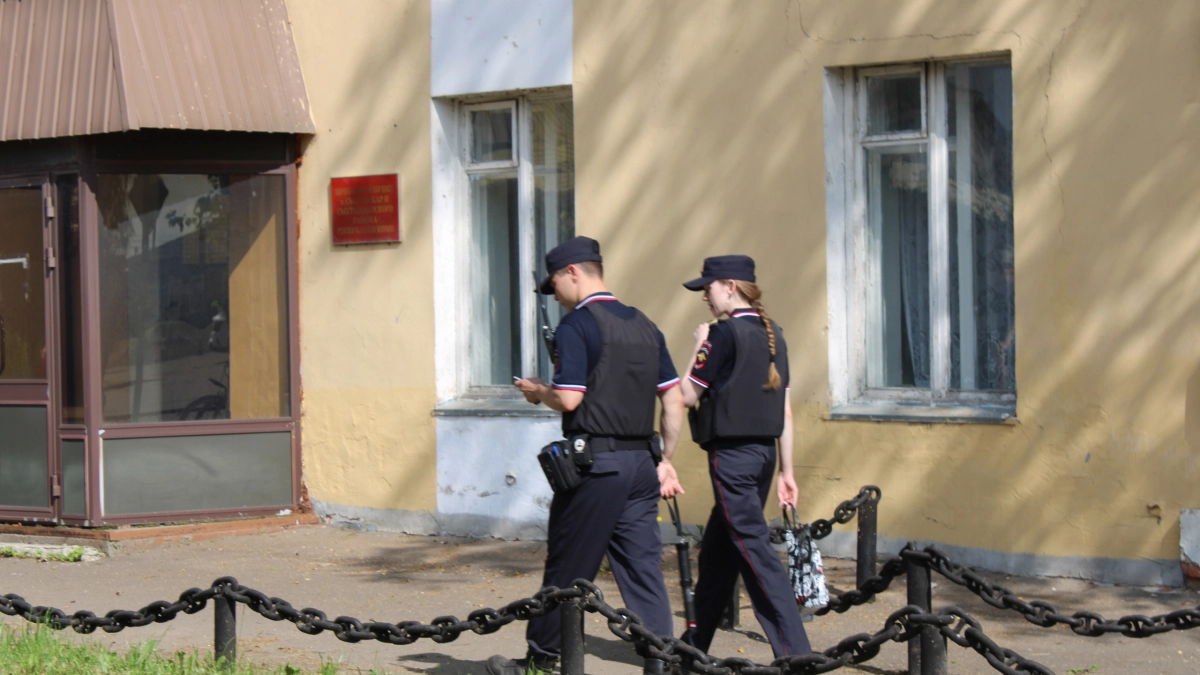В Кемеровской области у мужчин нашли шприцы с наркотиками в коробках из-под зубной пасты