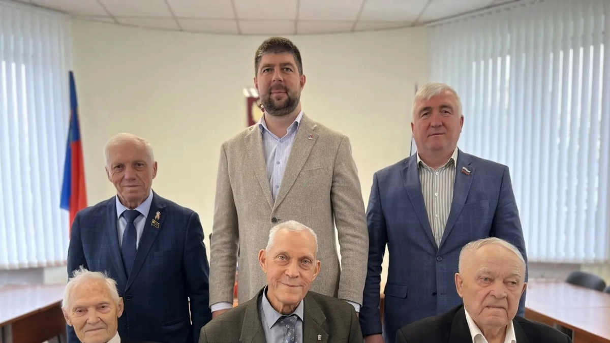 Киселевск отметил День пожилого человека награждением ровесников города