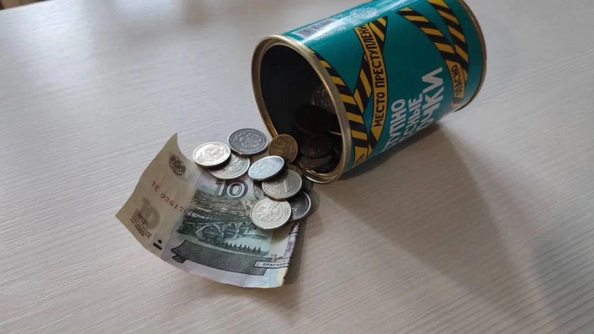 В Кемеровской области водитель и владелец “девятки” поплатились рублем за нецензурную надпись на лобовом стекле
