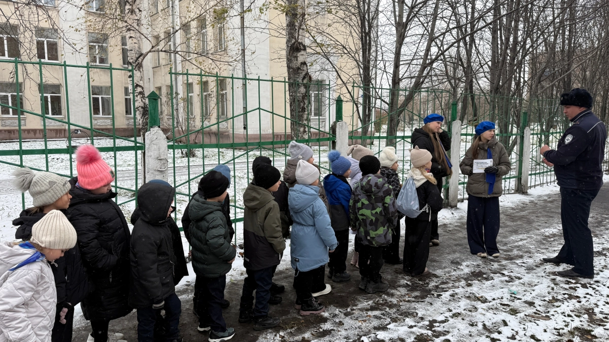 В Киселевске первоклассники вместе с Госавтоинспекцией освоили дорожную грамотность
